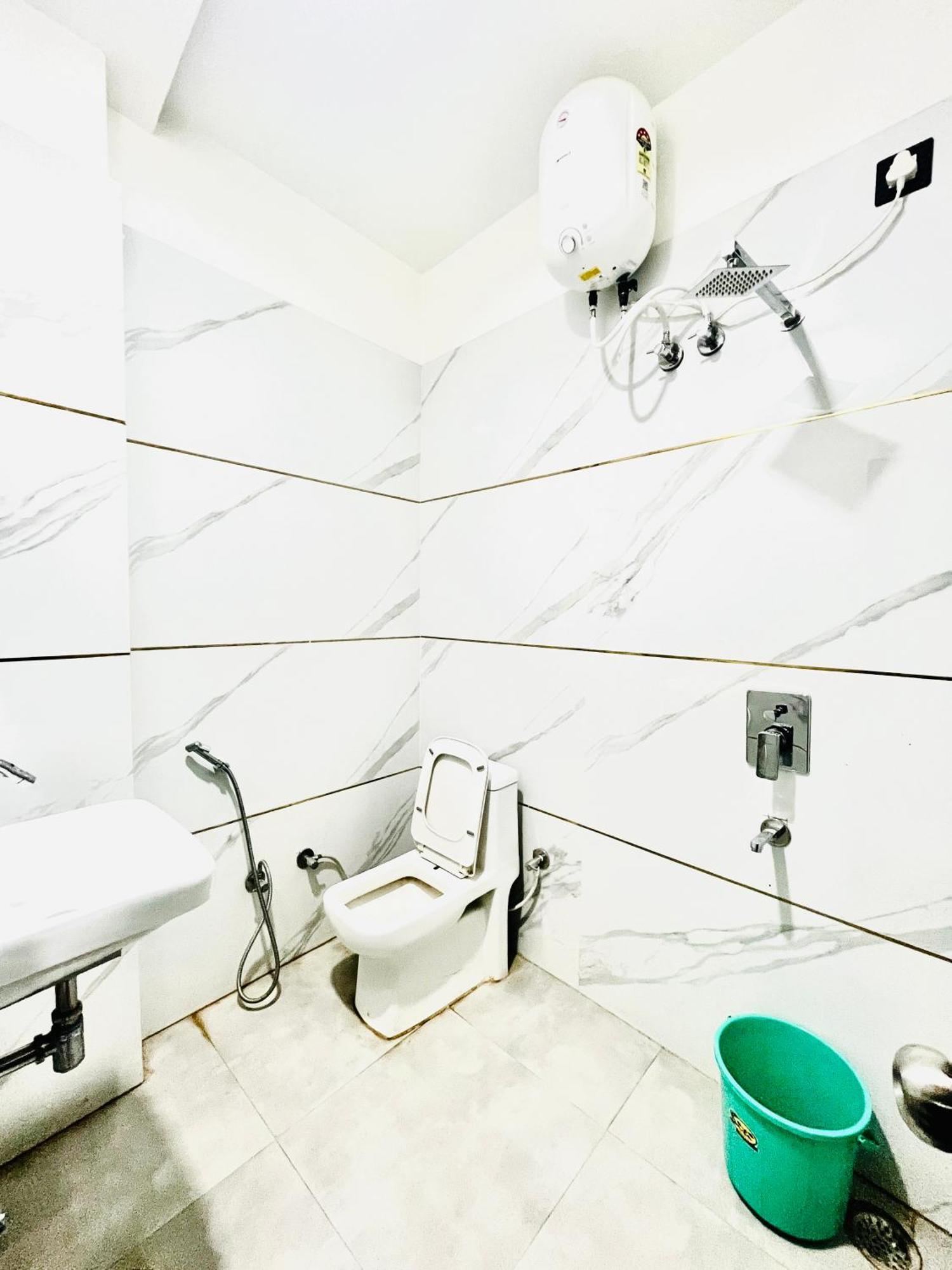 Hotel Green Apple バレーリー エクステリア 写真